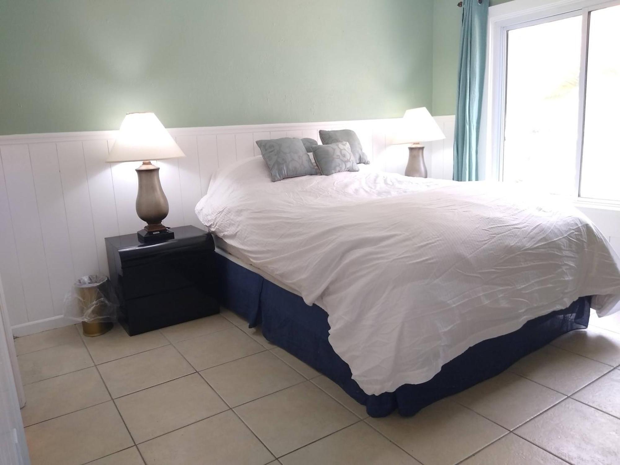 Affordable Two Bedroom Tropical Condo - Private Beach, Pools, Hot Tub سانت بطرسبرج المظهر الخارجي الصورة
